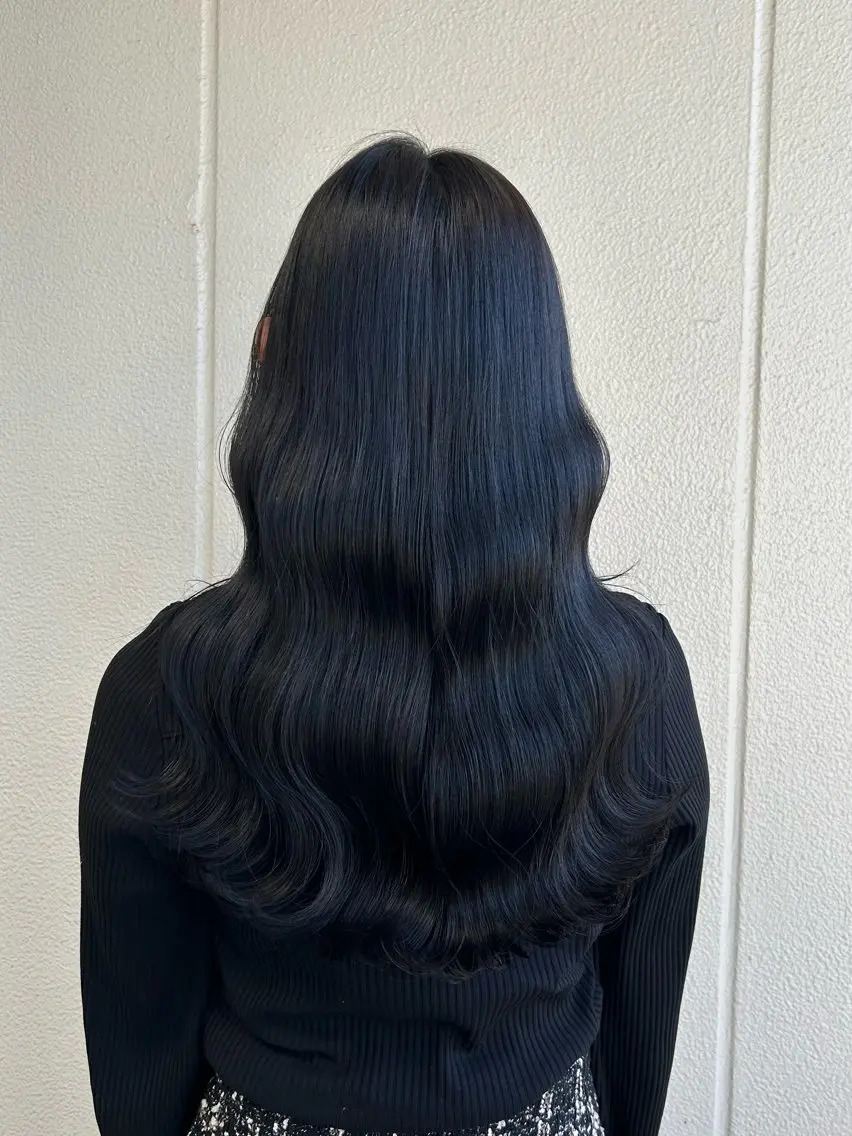 ロング カラー ヘアアレンジ 黒髪 ブルーカラー ブルーブラック 《暖色/韓国hair 》🇰🇷桑原ユキネのヘアスタイル