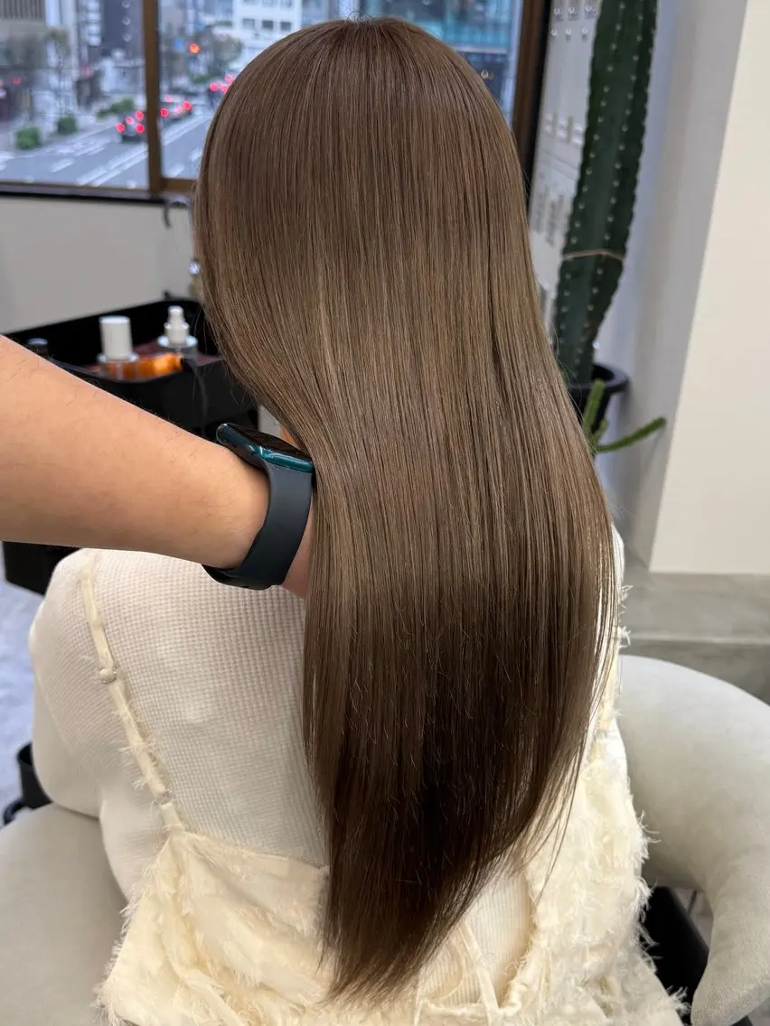 セミロング 髪質改善 縮毛矯正 トリートメント 酸熱トリートメント ヘアカラー カラーモデル募集 🤍momoha🤍のヘアスタイル
