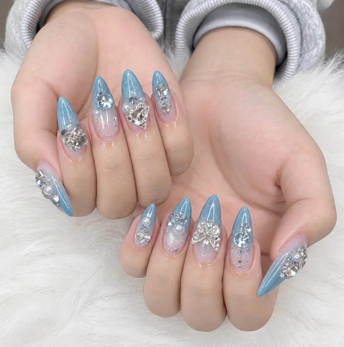 ネイル MIKA RUBY NAIL SLONのネイルデザイン