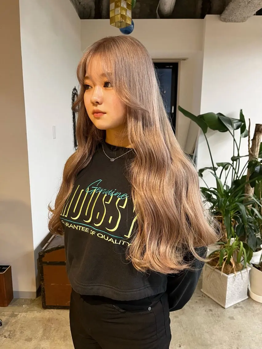 ロング カラー ベージュカラー ブリーチ ホワイトベージュ カット ヘアカラー トリートメント 🩷ハイトーン透明感 レイヤー🩷ユリカのヘアスタイル