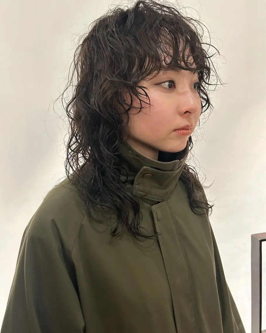 セミロング パーマ セミロングパーマ ウルフカット カット パーマ トリートメント 村上雅人 ナチュラルモードのヘアスタイル