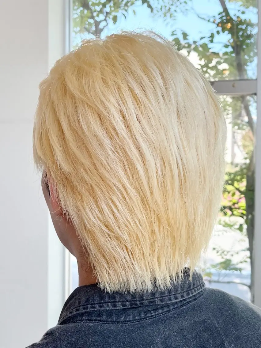 ショート カラー ブリーチ 抜きっぱなしブロンド カット ヘアカラー トリートメント MISAKI /モテ愛されのヘアスタイル