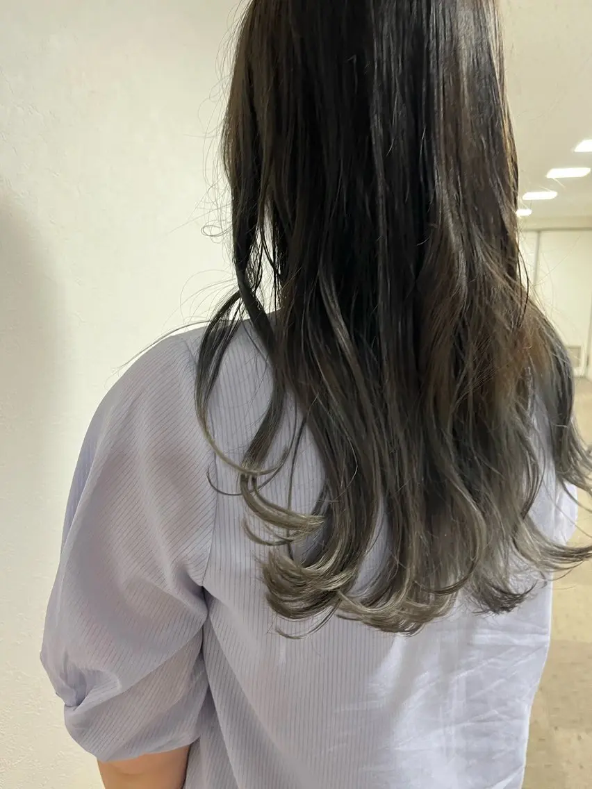 セミロング ヘアカラー トリートメント ハイトーンカラー🩵 耳ツボジュエリー👂のその他イメージ