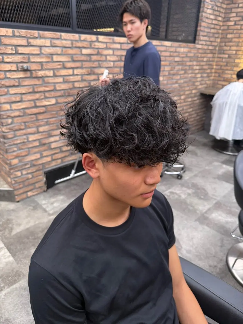 パーマ メンズ カット パーマ シャドウ/フェザー 朝崎倭斗のヘアスタイル