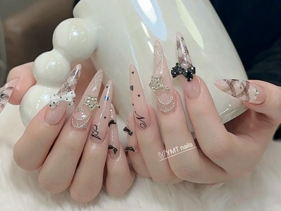ネイル ハンドネイル mochi nailsのネイルデザイン