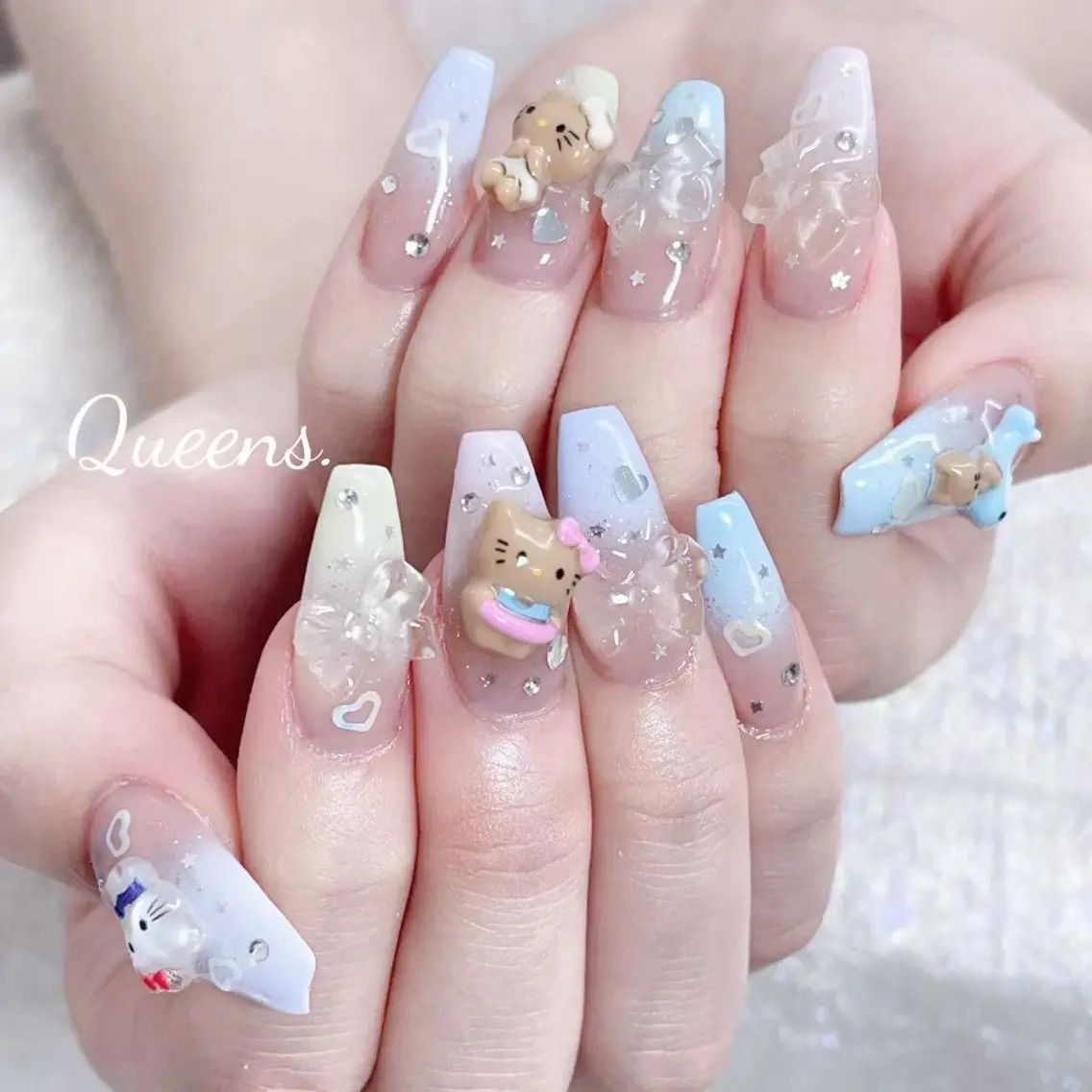 ネイル ハンドネイル Queens 榊 まおのネイルデザイン