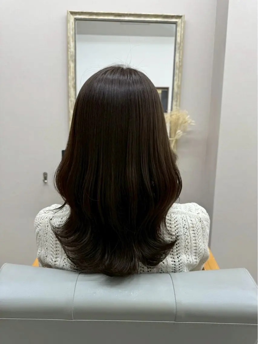 セミロング カラー ブラウンカラー オリーブブラウン トリートメント luna ayane ／透明感カラーのヘアスタイル