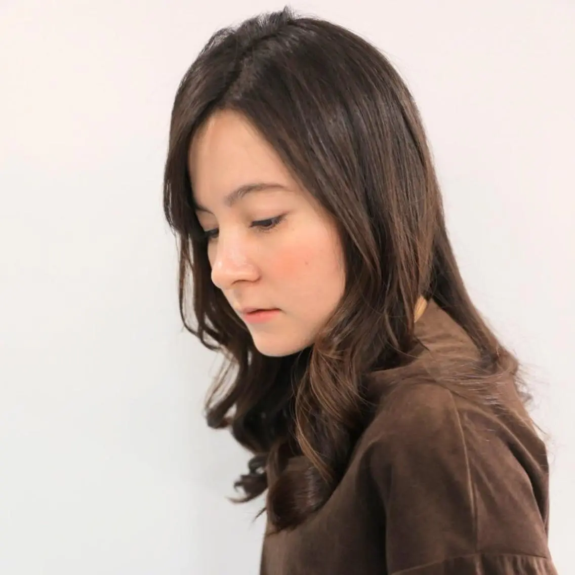 ロング カラー パーマ ブラウンカラー 透明感カラー ナチュラルブラウン レイヤーカット ロング カット ヘアカラー ❇️安達 優心❇️ レイヤー/艶髪特化のヘアスタイル