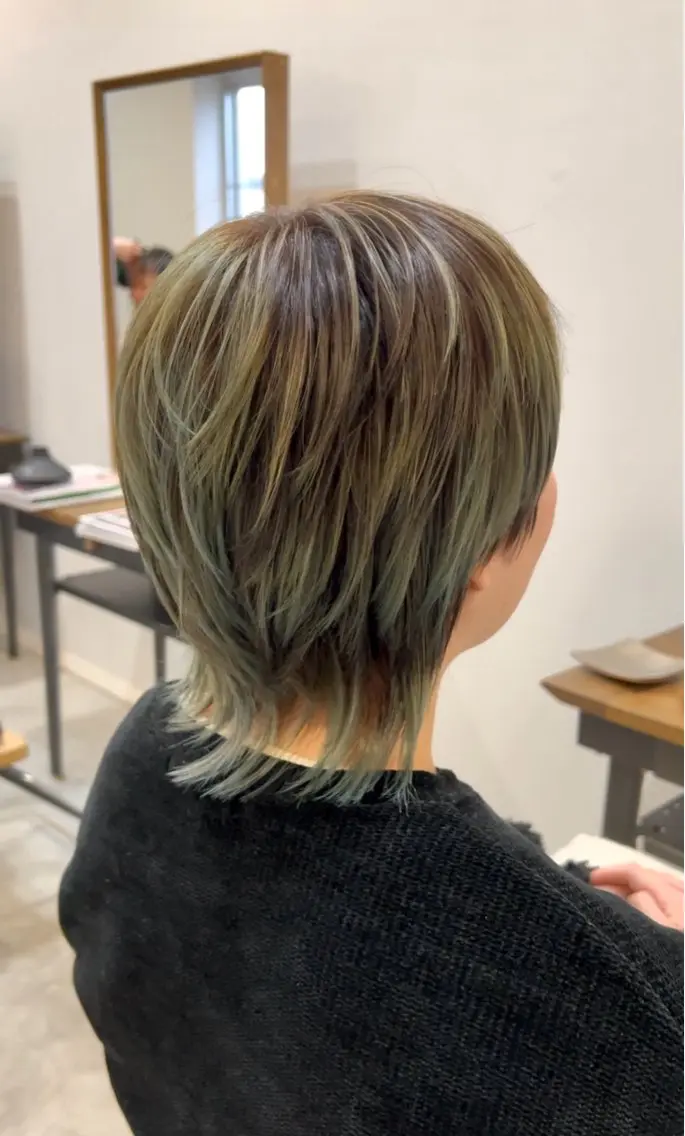 ショート レイヤーカット ショートヘア ヘアカラー 土田 紘太のヘアスタイル