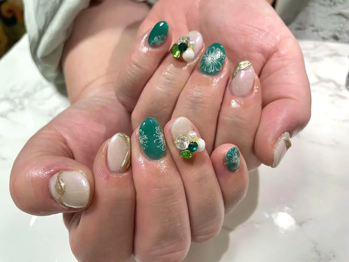 ネイル ハンドネイル 青木 ひろえのネイルデザイン