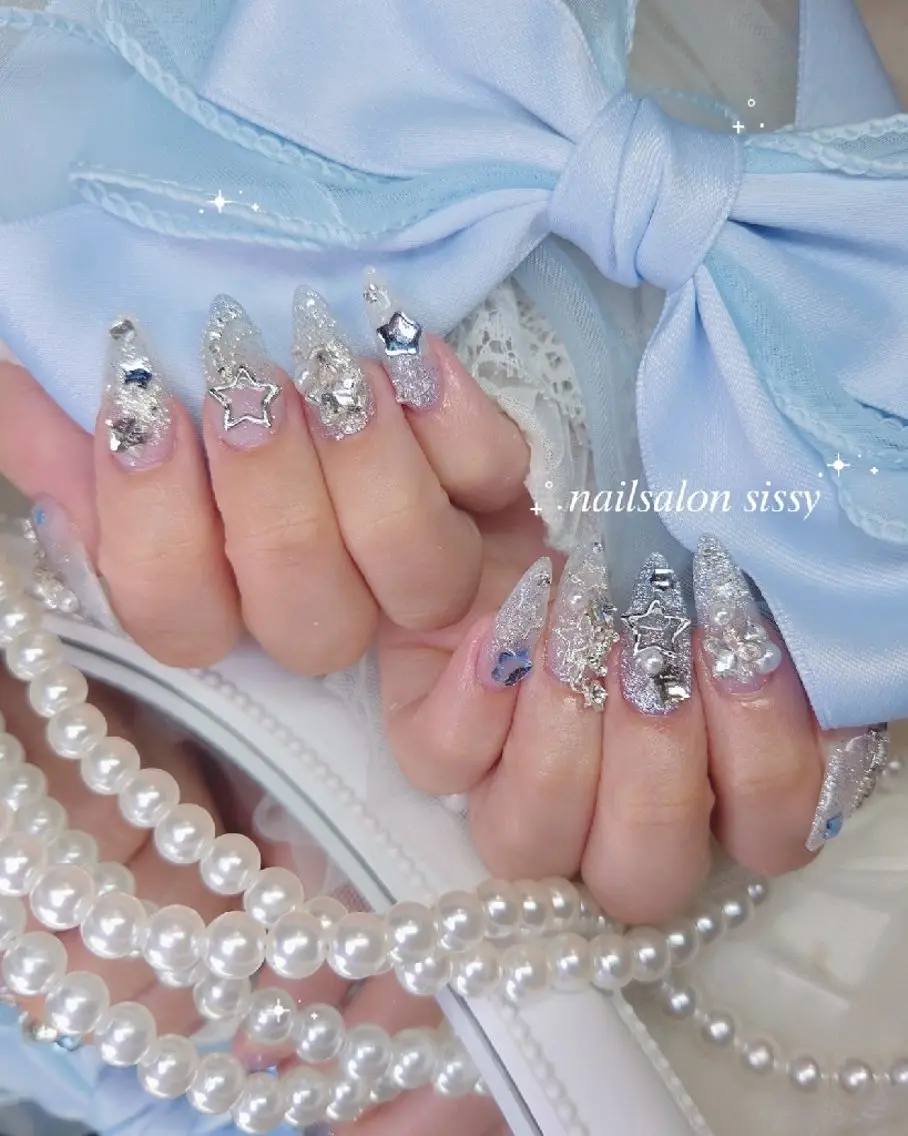 ネイル ガーリー 水色 ハンドネイル sissy hatsuneのネイルデザイン