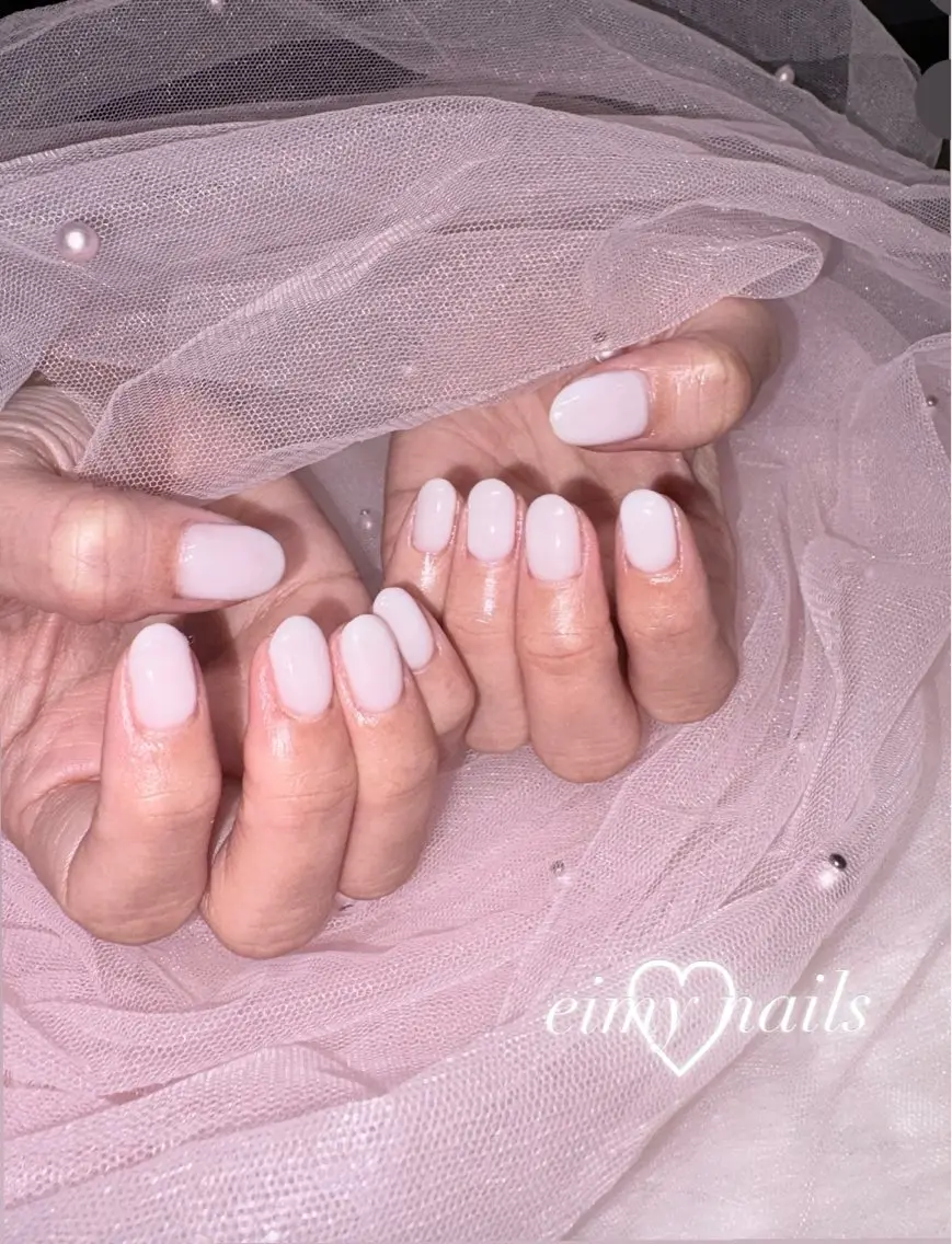 ネイル オフィスネイル ワンカラーネイル ホワイト ハンドネイル eimy nails♡のネイルデザイン