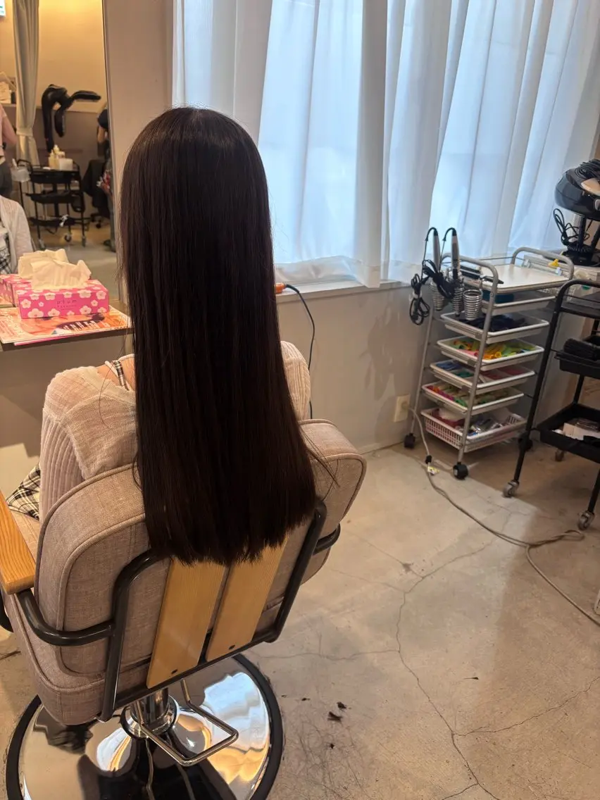 ロング 真鍋 月音のヘアスタイル