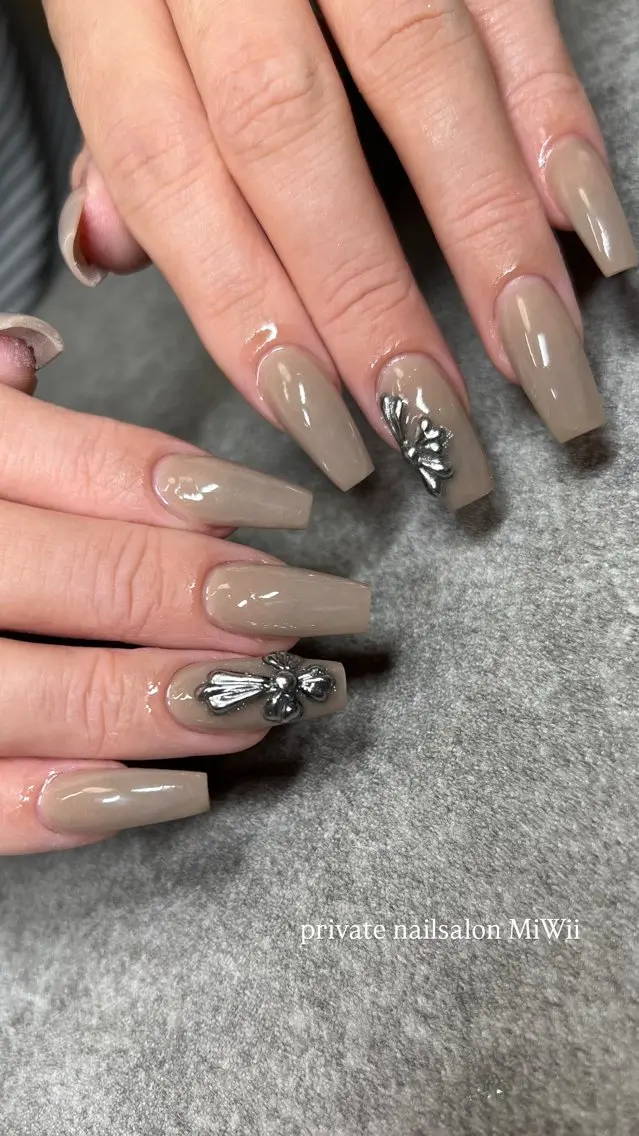 ネイル アートネイル 𝐧𝐚𝐢𝐥 𝐌𝐢𝐖𝐢𝐢のネイルデザイン