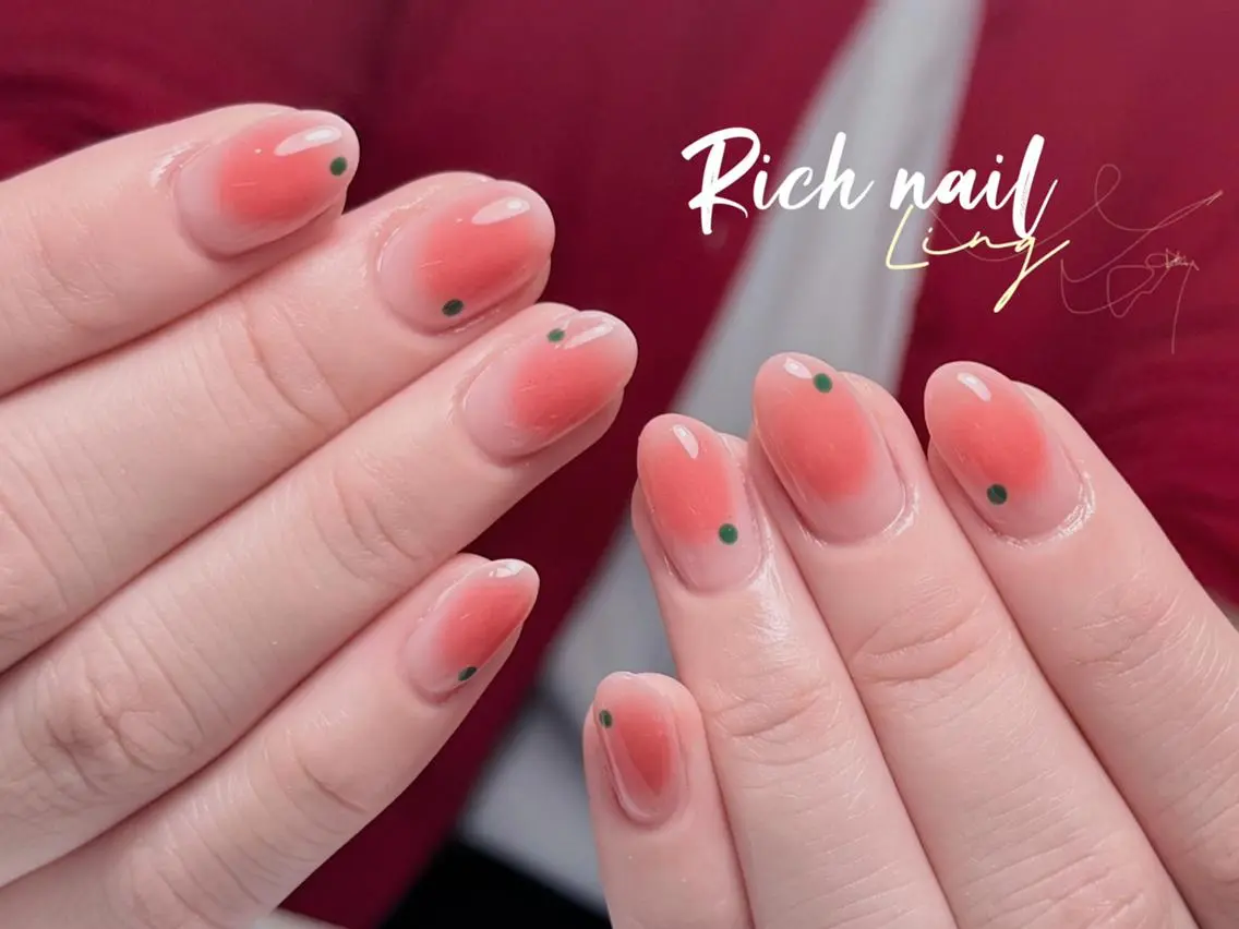 ネイル ドット ハンドネイル ハンドケア Rich Nail 🤲🏻梨央のネイルデザイン