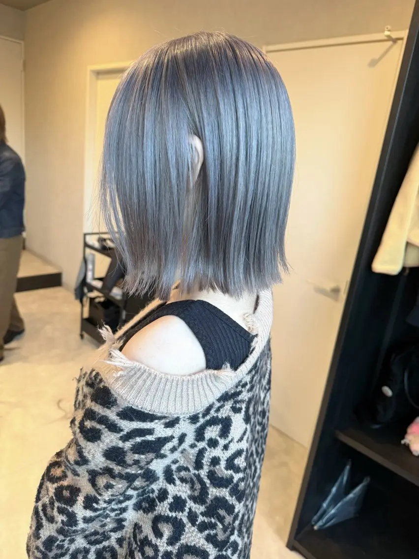 ショート カラー グレージュ シルバー シルバーグレージュ ヘアカラー 透明カラー/レイヤー misaki °＊のヘアスタイル
