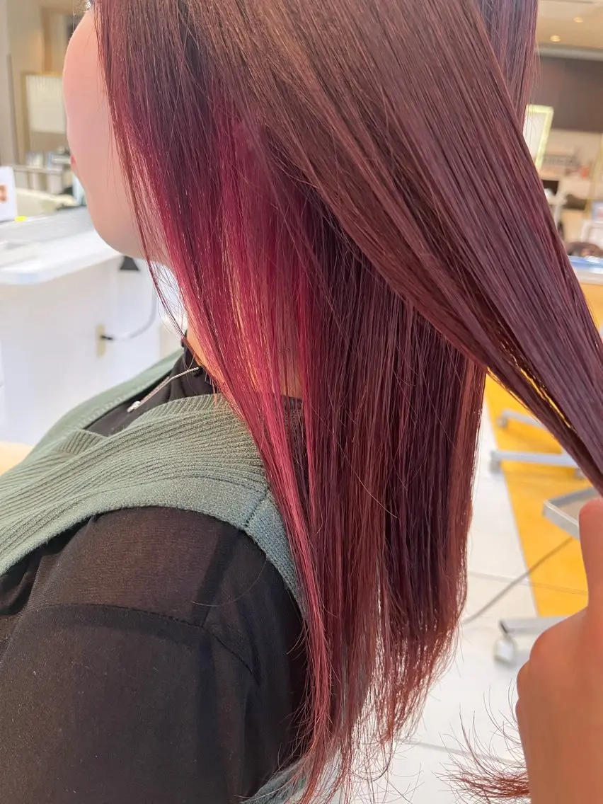 セミロング カラー インナーカラー 柳川 玲也のヘアスタイル