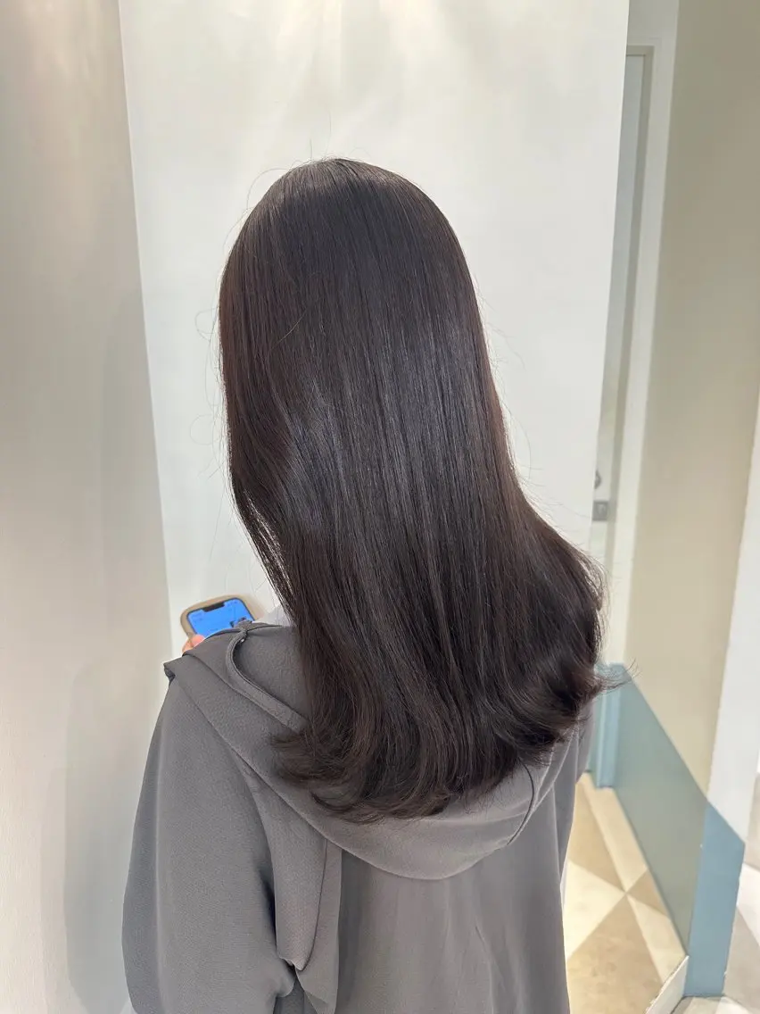 ロング カラー 透明感カラー グレージュ ラベンダーカラー ラベンダーグレージュ ラベンダーグレー 安丸 結夏のヘアスタイル
