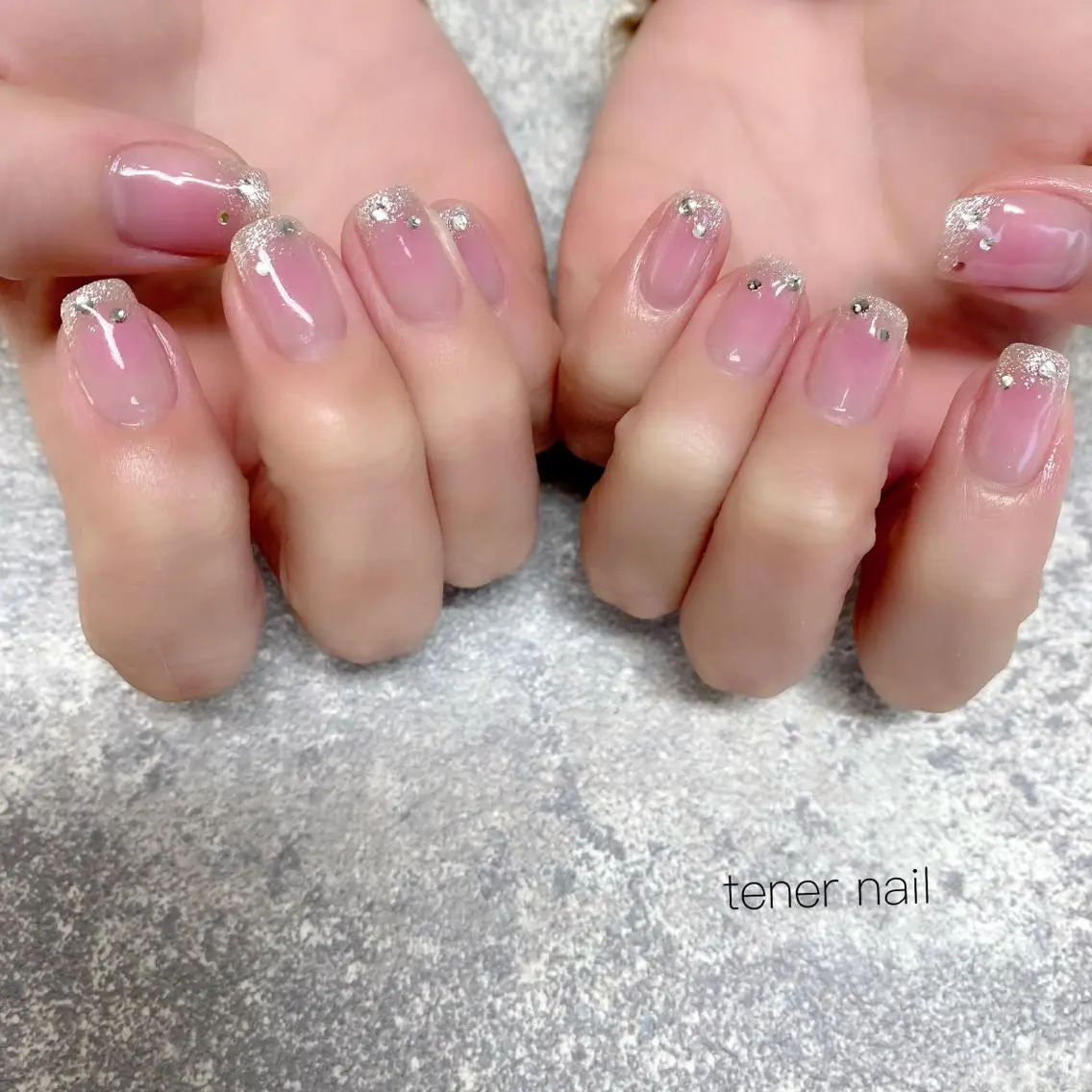 ネイル チークネイル グラデーション ラメ(グリッター) ラメグラデーション テネルネイル tener nailのネイルデザイン