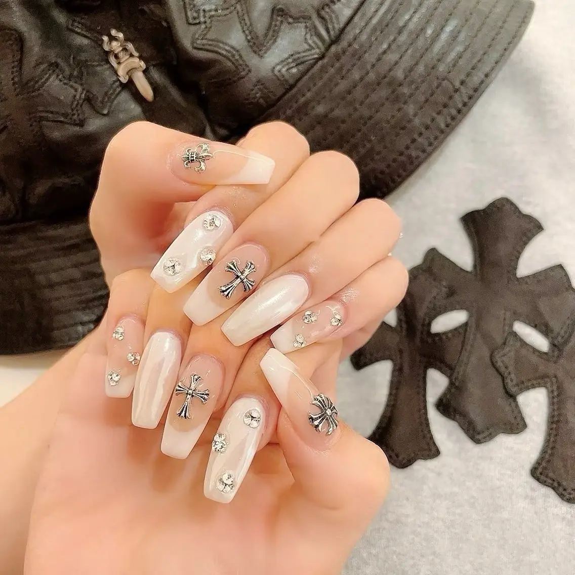 ネイル フラワーネイル フレンチネイル ジェルネイル ガラスフレンチ ハート ハンドネイル BabyYouMi nailのネイルデザイン