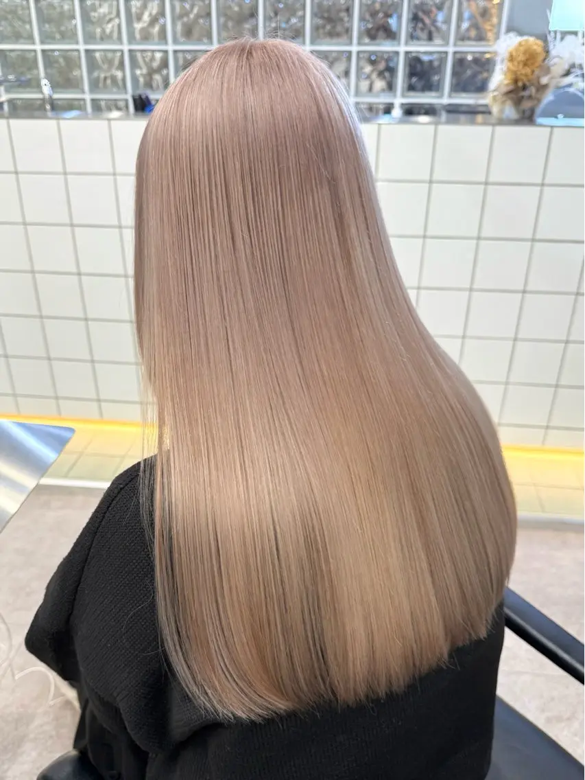 セミロング ヘアカラー 海外ブロンド/ ベージュ⭐︎カレンのヘアスタイル