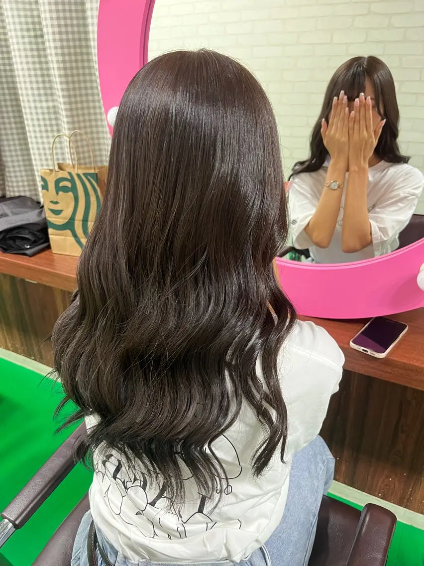ロング カラー ブラウンカラー オリーブブラウン 工藤 ゆなのヘアスタイル