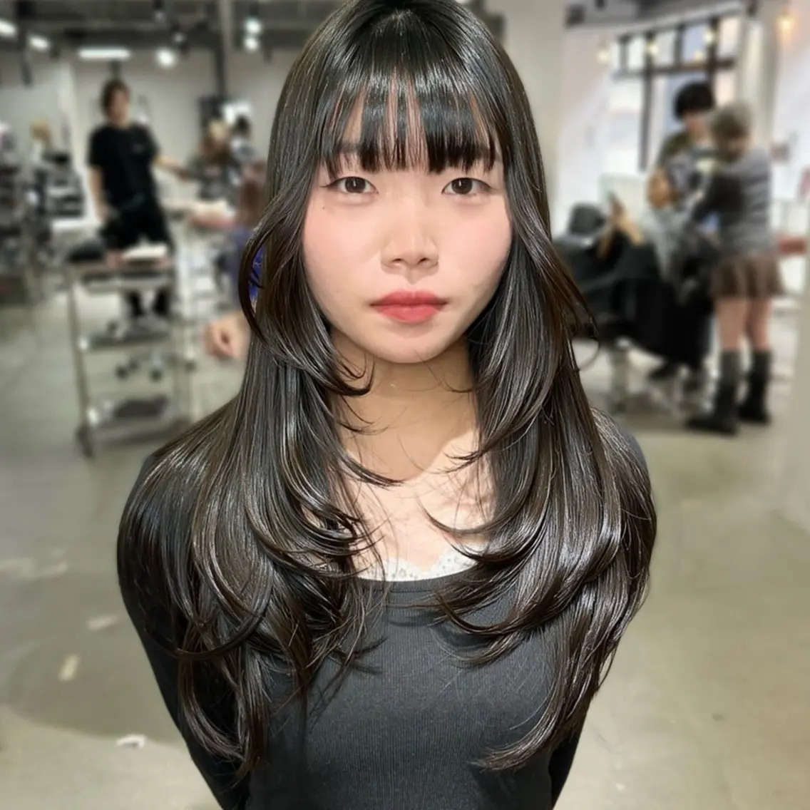 ロング くびれヘア 顔まわりレイヤー 顔周りカット 韓国風ヘア くびれレイヤー カット ヘアカラー トリートメント 心斎橋 韓国レイヤ ー指名No.1renのヘアスタイル