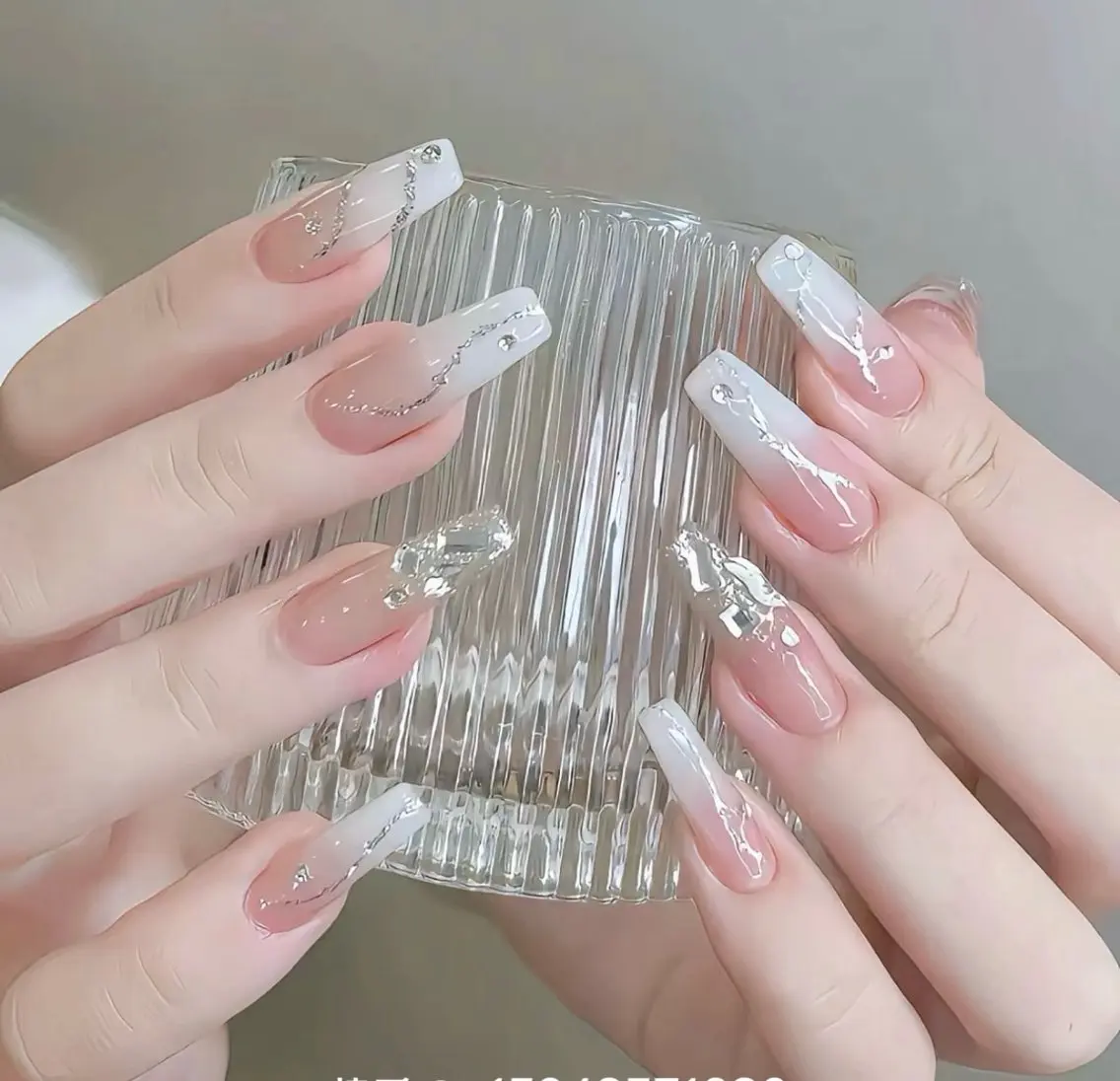 ネイル チークネイル 長さ出し フラワーネイル フレンチネイル ガーリー SunNail池袋駅 ワンホンネイルのネイルデザイン