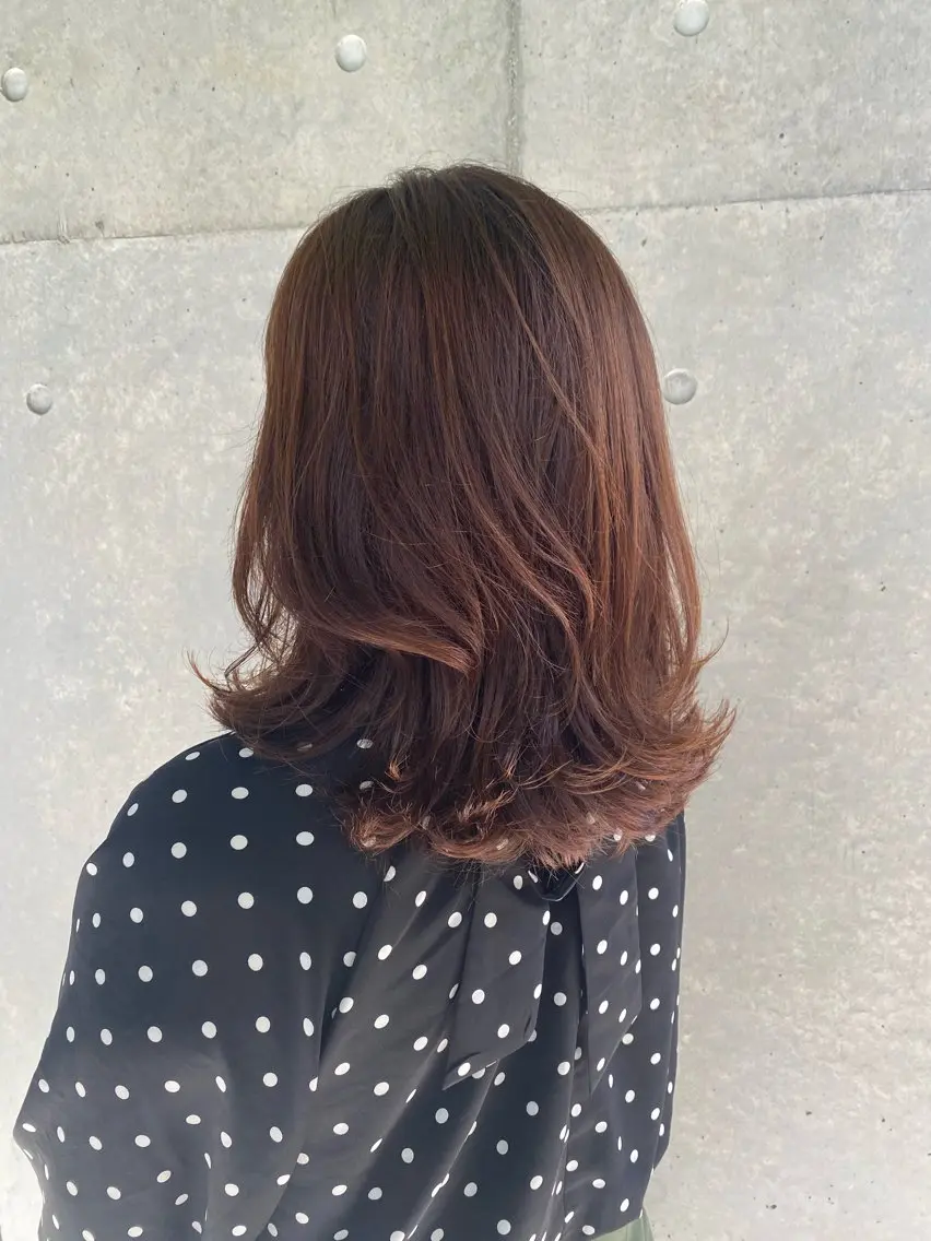 ミディアム レイヤーカット カット ヘアカラー 柴田 久美子のヘアスタイル