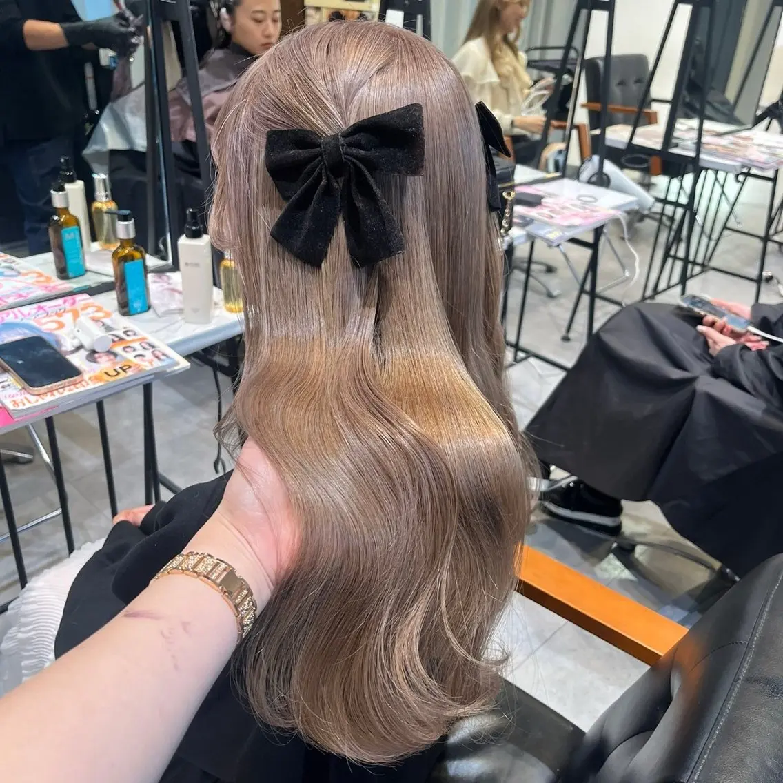 ロング カラー ベージュカラー ブリーチ ミルクティーベージュ ‎Lby home 🪽mikuのヘアスタイル