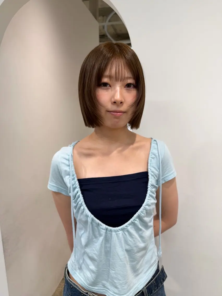 ショート カラー ボブレイヤー ベージュカラー ヘーゼル ボブ レイヤーカット カット ヘアカラー 𝘚𝘶𝘻𝘶 𓂃𓈒𓏸のヘアスタイル
