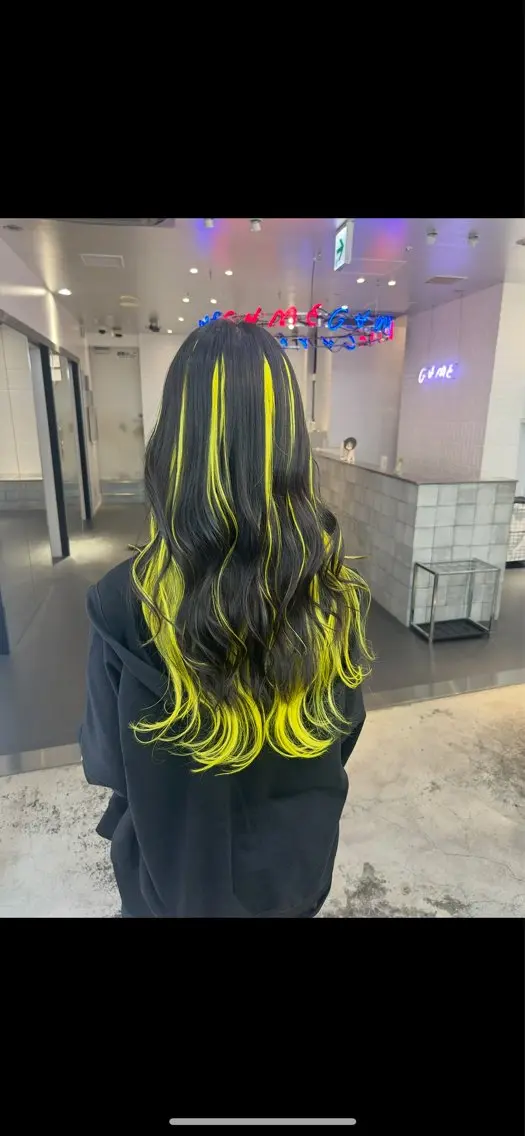 ポイントエクステ1本¥330~(メンテナンスカット無料) ⚠️料金は本数によって異なりますの写真
