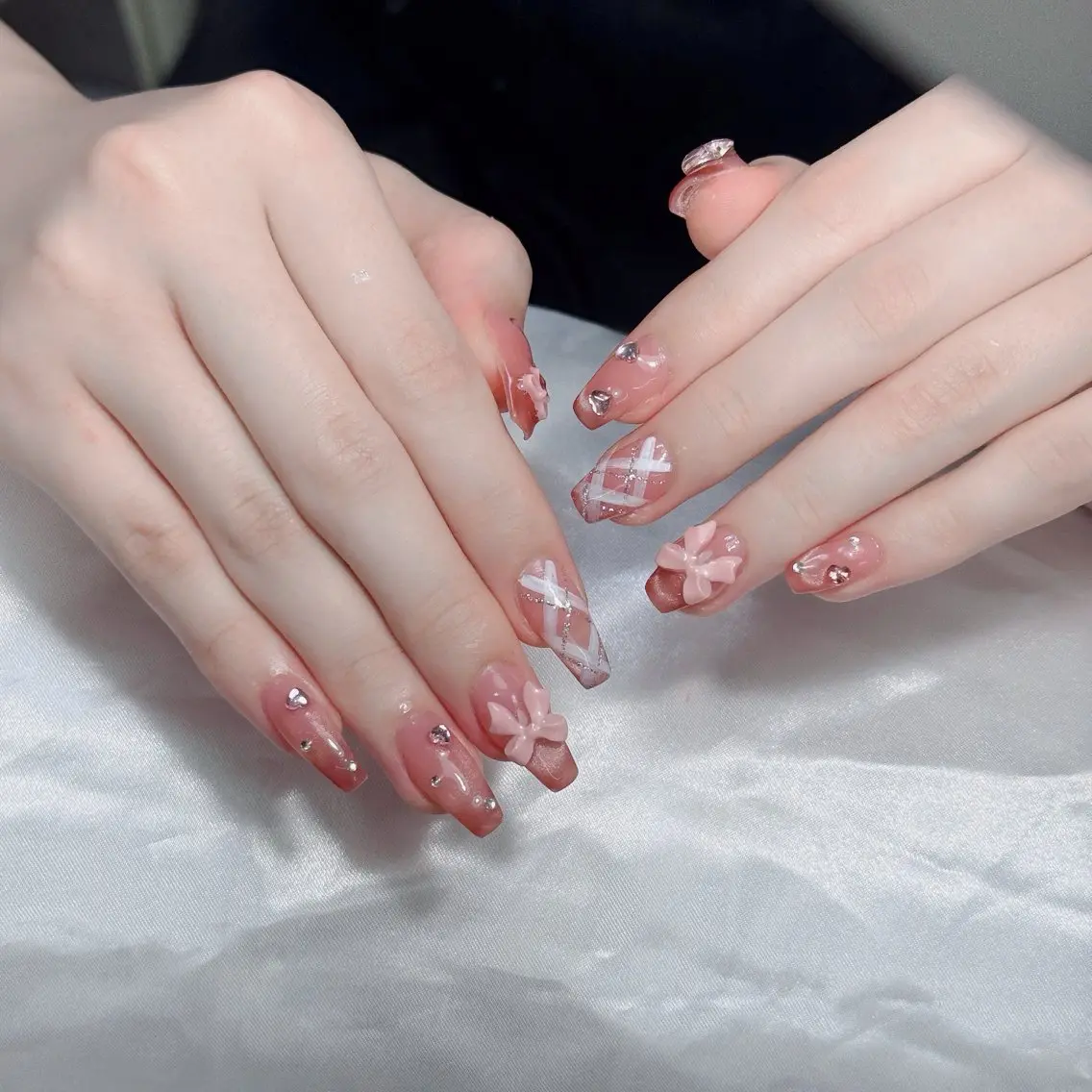 ネイル ジェルネイル 韓国ネイル マグネットネイル ネイルチップ 冬ネイル Lenie Nail Salonのネイルデザイン