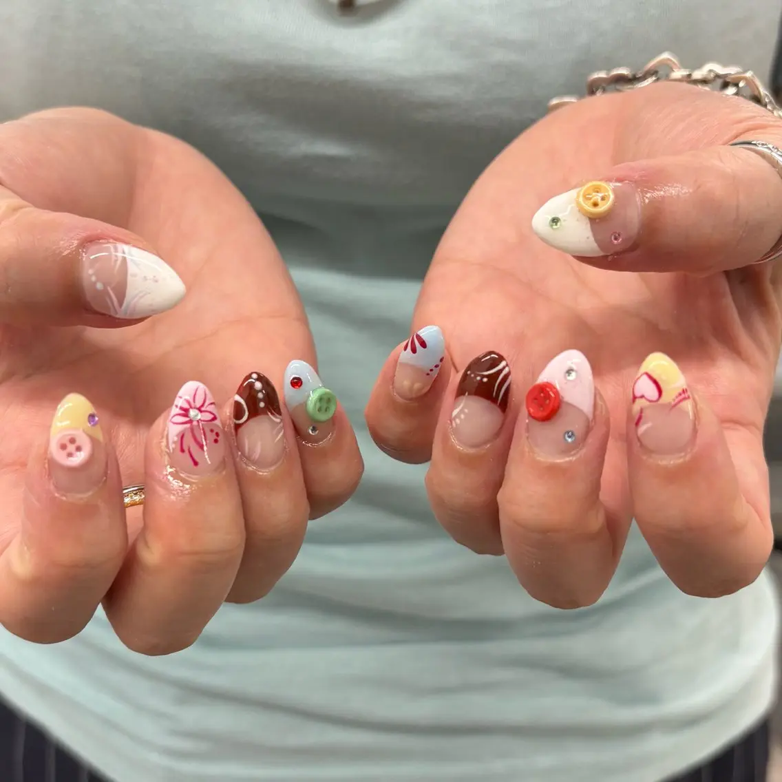 ネイル ハンドネイル yuria 🎀海外ネイル🌺のネイルデザイン