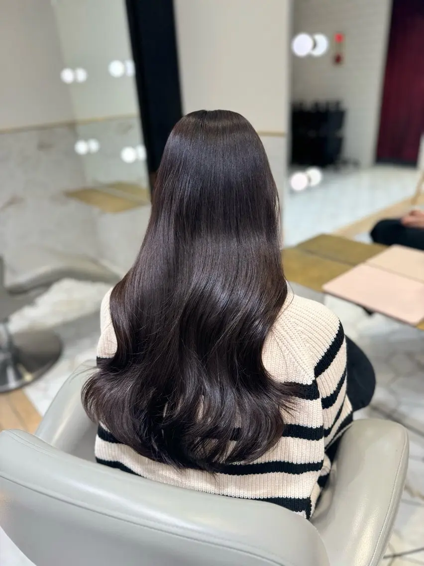 ロング カラー ショコラグレージュ グレージュ costes 今井芽依のヘアスタイル