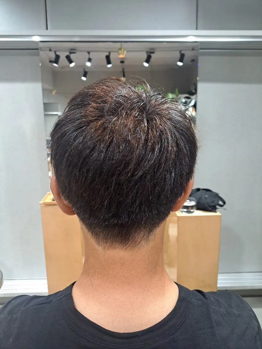ショート クボ タのヘアスタイル