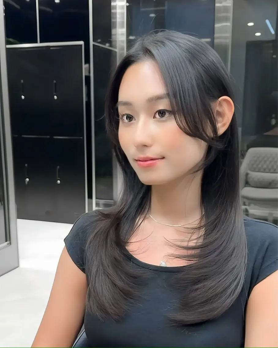 ロング レイヤーカット 1日1名様 限定のヘアスタイル