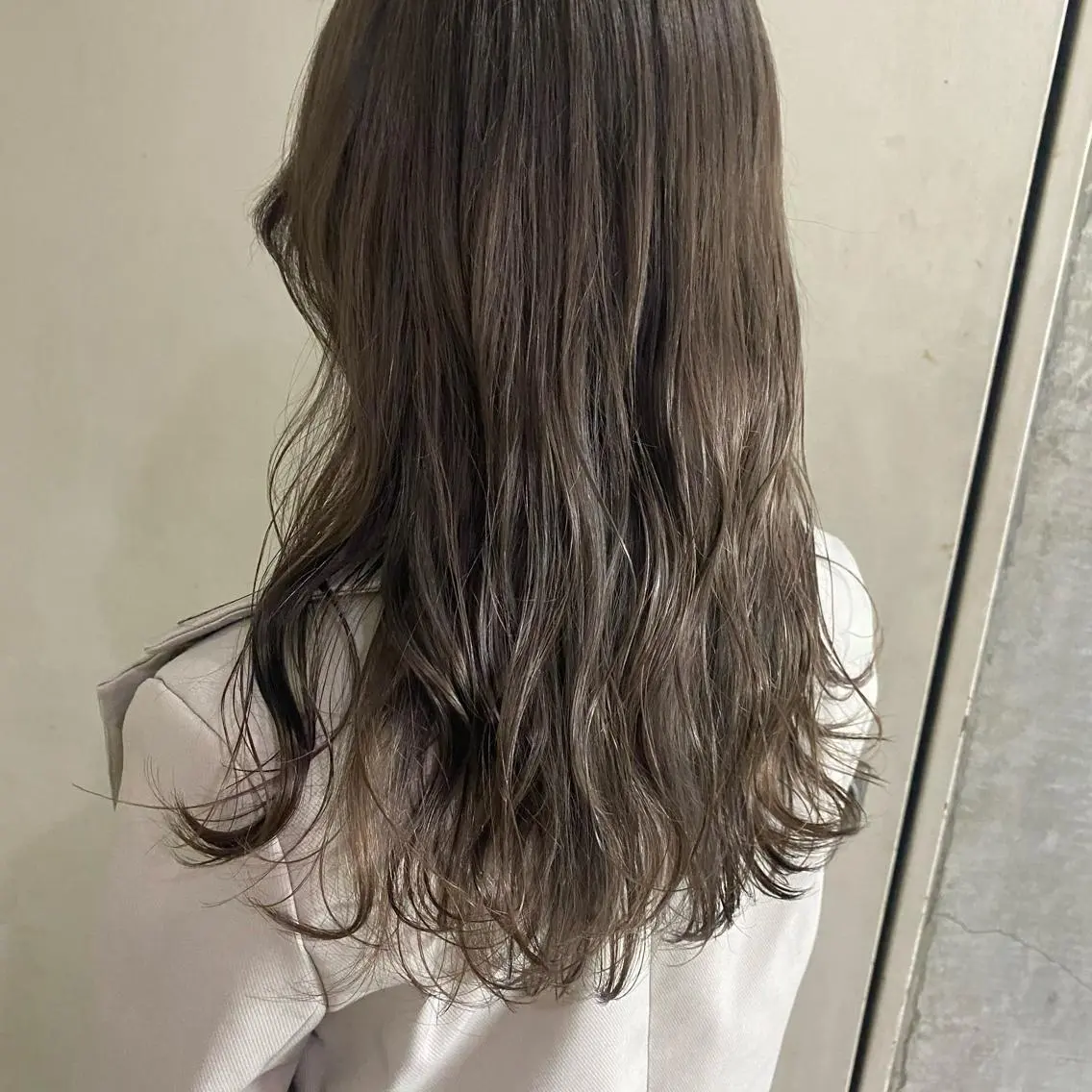 セミロング カラー 清村 和音のヘアスタイル