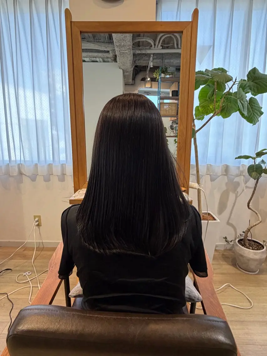 セミロング ヘアカラー トリートメント ヘッドスパ RENA｜透明感 カラー×癒しスパのヘアスタイル