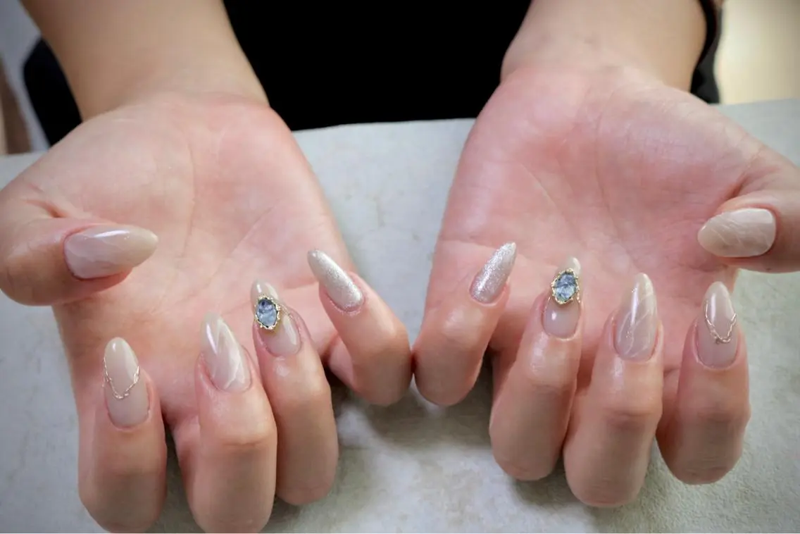 ネイル オーロラネイル カジュアル フラッシュネイル ジェルネイル ラメ(グリッター) ハンドネイル MH Nailのネイルデザイン