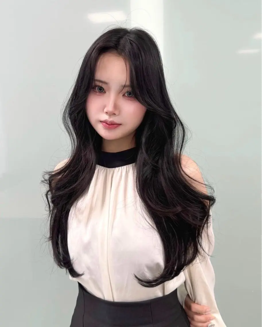 ロング カラー ヘアカラー 韓国風透明感カラー 🇰🇷Yumaのヘアスタイル