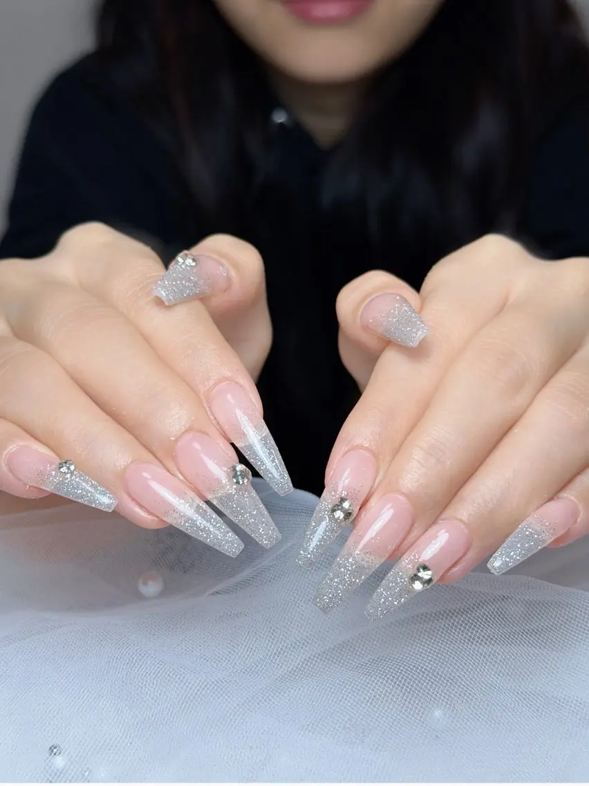 ネイル オーロラネイル ボルドー ブラウン 氷ネイル・うるうるネイル キラキラネイル ハンドネイル Julli NailStudioのネイルデザイン