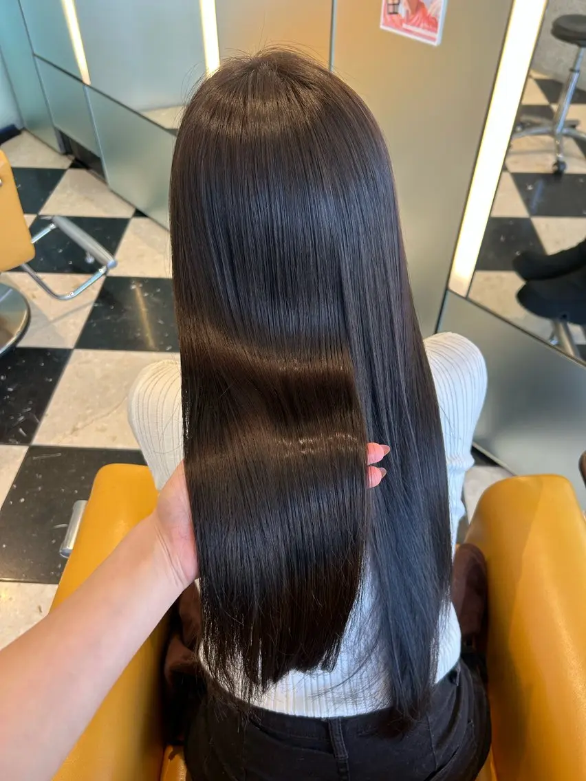 カット+ストレートパーマ+トリートメント🤎の写真