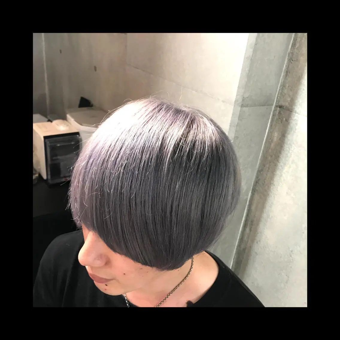 ミディアム ヘアカラー 及川シゲル 髪質改善講師のヘアスタイル