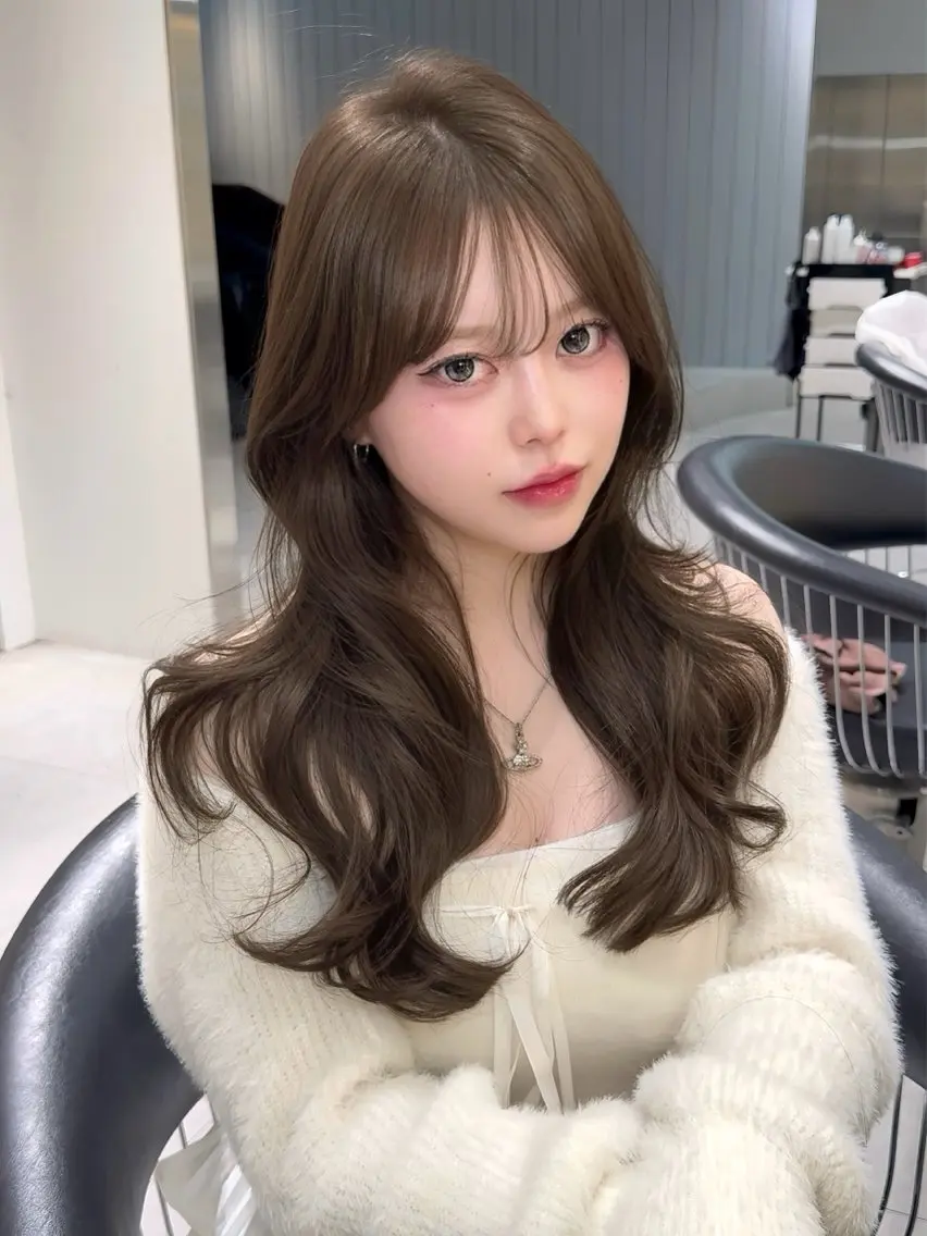 ロング 佐渡優 365連勤する美容師のヘアスタイル