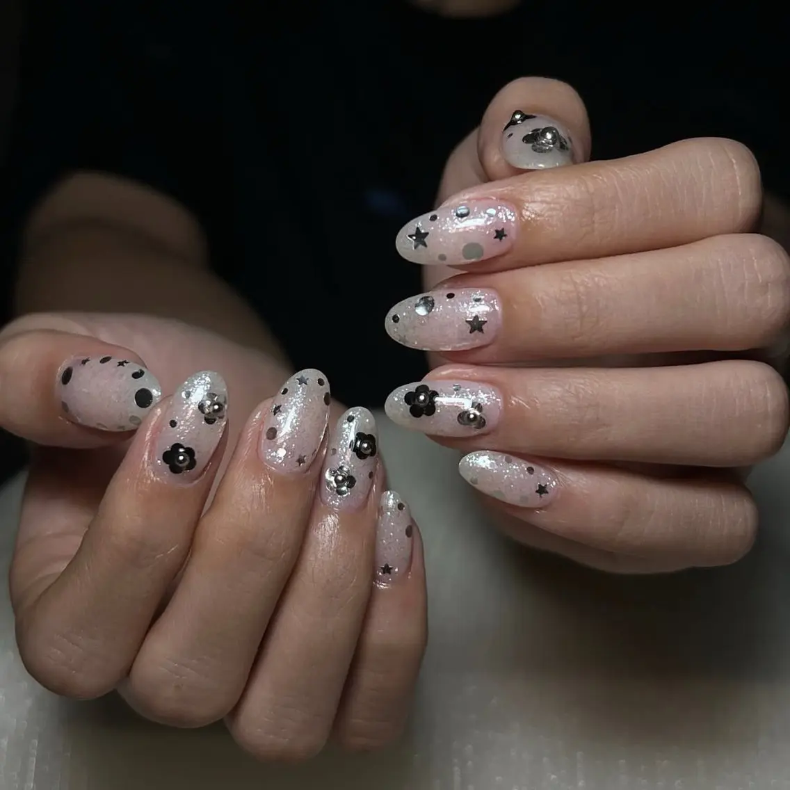 ネイル チークネイル ドット フレンチネイル グラデーション 韓国ネイル ハンドネイル Minette nailrinrinのネイルデザイン