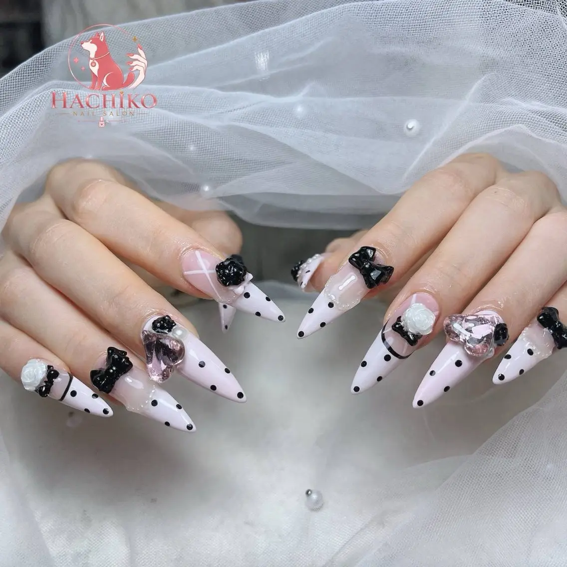 ネイル チークネイル クリアネイル ガーリー キラキラネイル 韓国ネイル ハンドネイル Hachiko Nail Salonのネイルデザイン