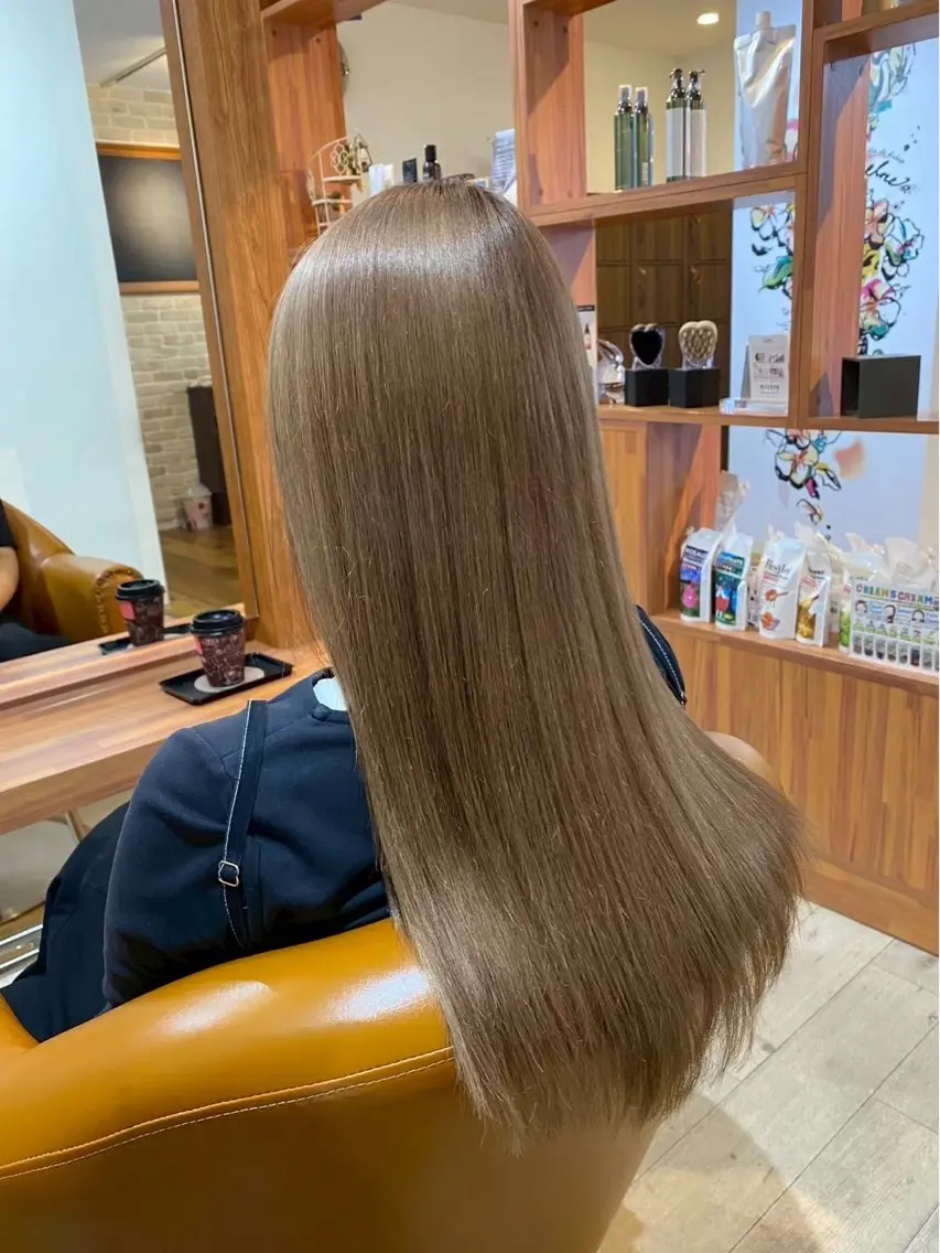 カラー 口丸 千尋のヘアスタイル