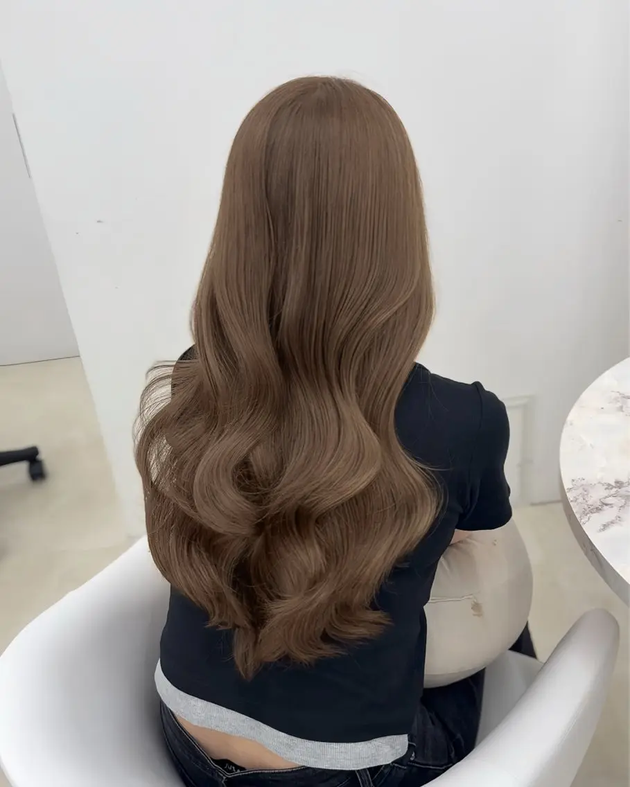 ロング カラー miyuu/ベージュ ブリーチなしWカラーのヘアスタイル