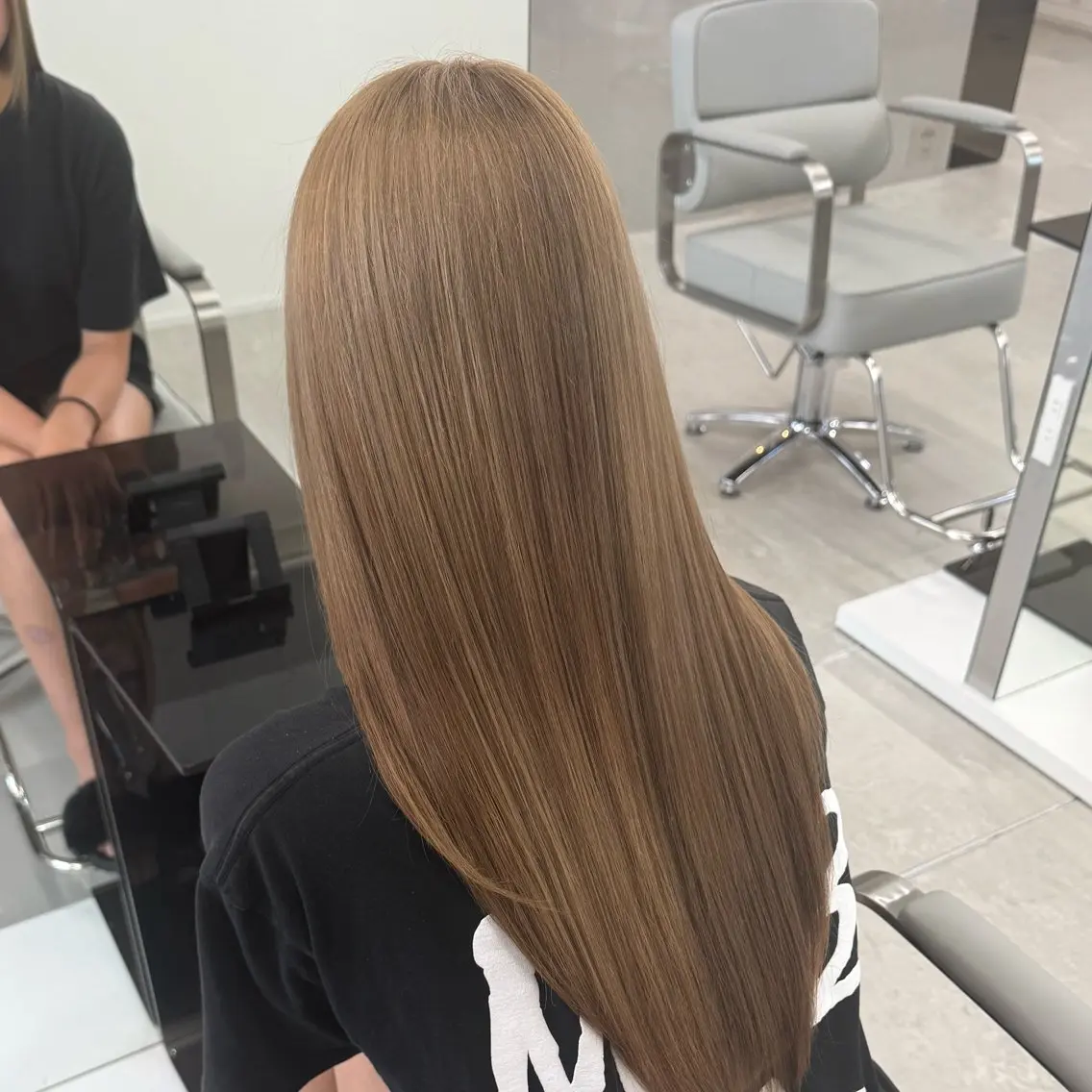 ロング カラー ベージュカラー ミルクティーベージュ ヘアカラー 中明度カラー/ ベージュ/noaのヘアスタイル